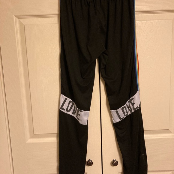 Stella ❤️ Viva love and rainbow pant size small - Picture 6 of 8